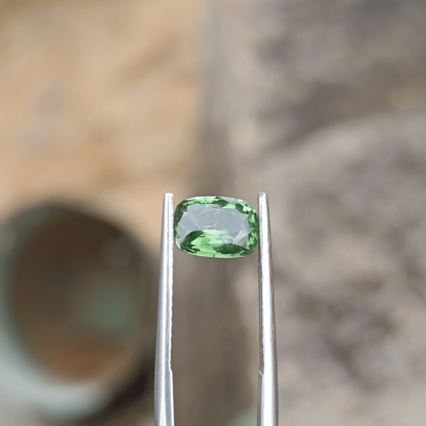 Green Zircon (2.29 ct) - Image 4