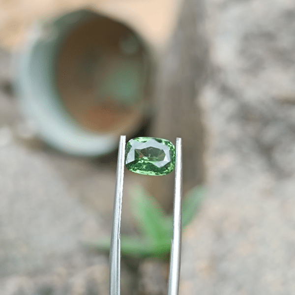 Green Zircon (2.29 ct) - Image 2