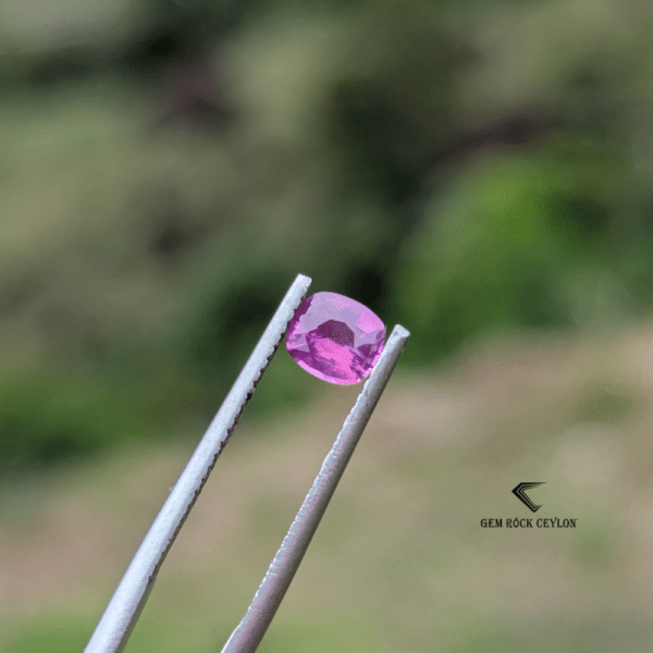 Natural Pink Sapphire (0.61 ct) - Image 3